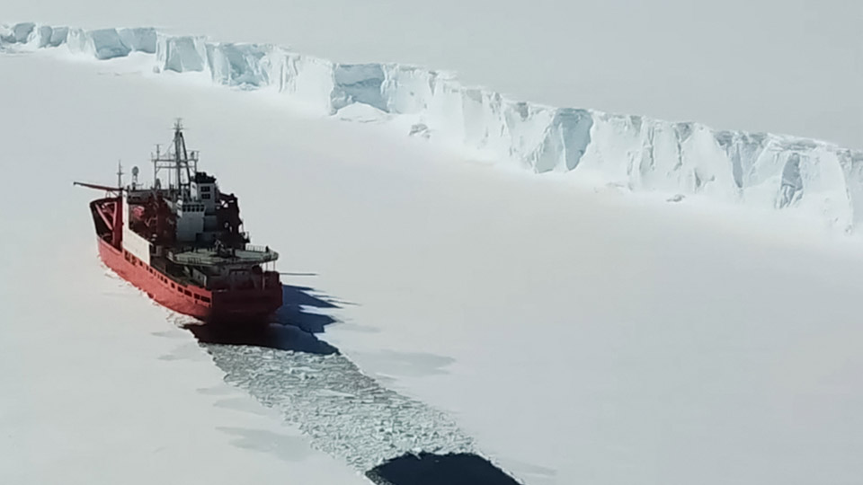 icebreaker ship